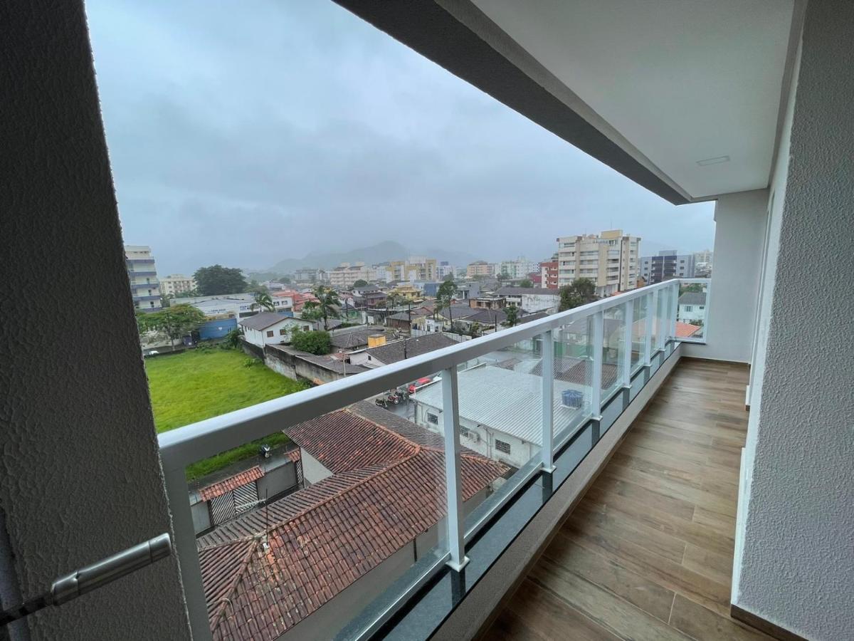 Апартаменты Apartamento Com Piscina No Centro Убатуба Экстерьер фото