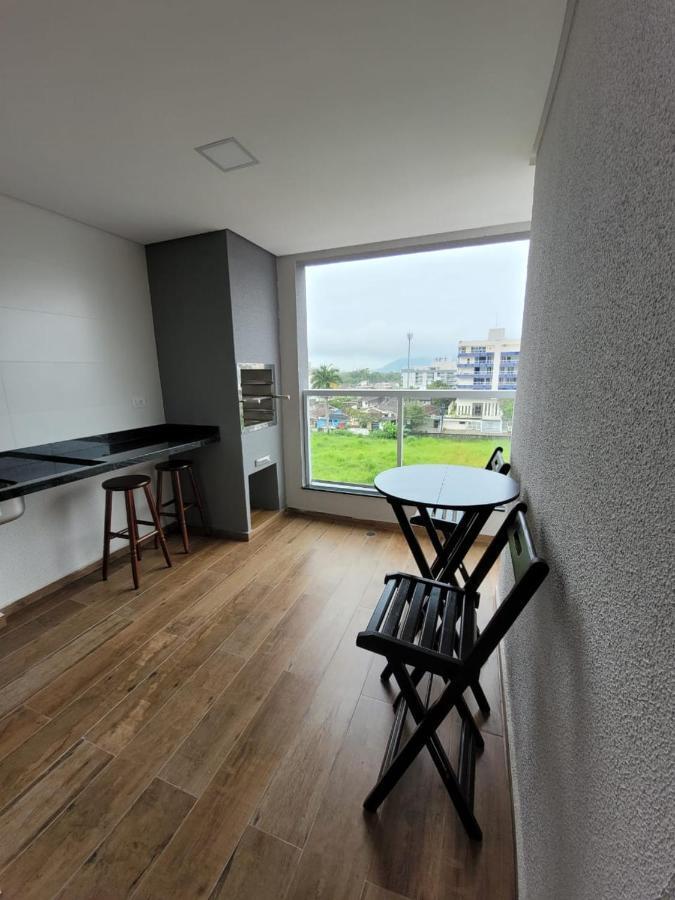 Апартаменты Apartamento Com Piscina No Centro Убатуба Экстерьер фото
